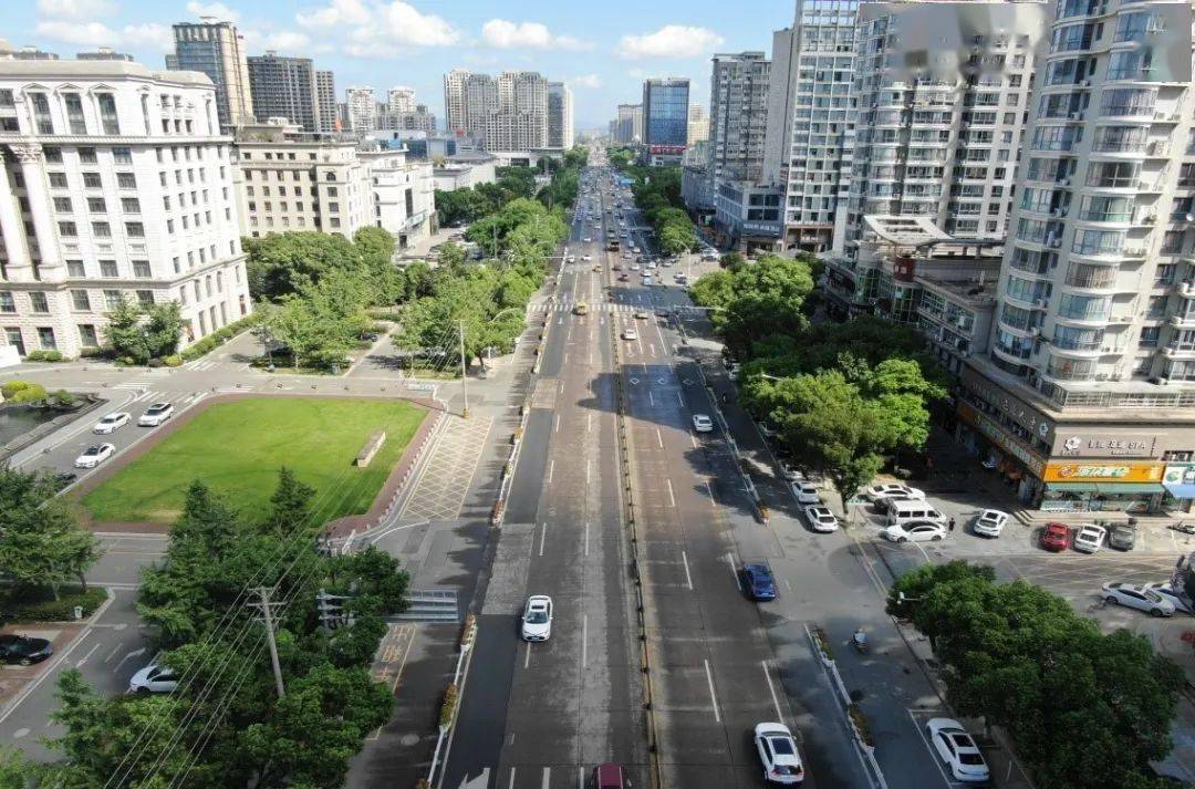 万昌中路简介这条美丽的街容示范街吧!