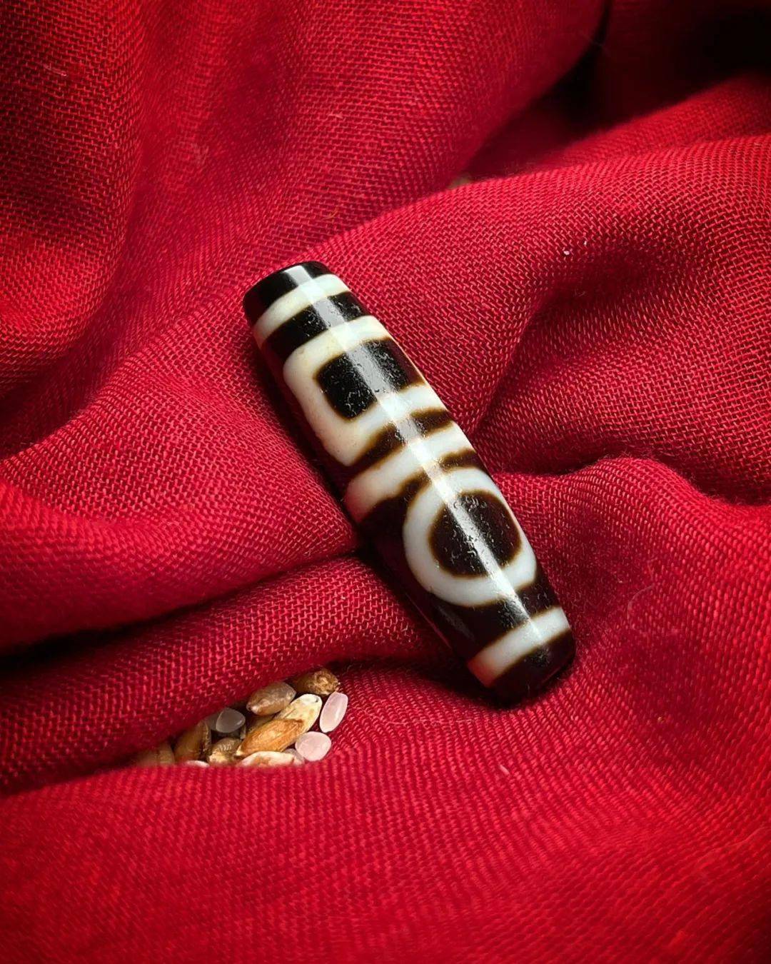 属相与天珠,你最适合佩戴几眼天珠?_财富_法器_十二生肖