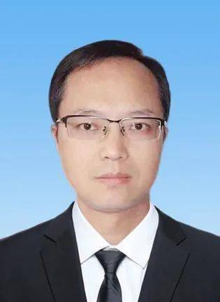 朱海龙,男,汉族,1976年4月生,大学,公共管理硕士,中共党员,当选为茂名
