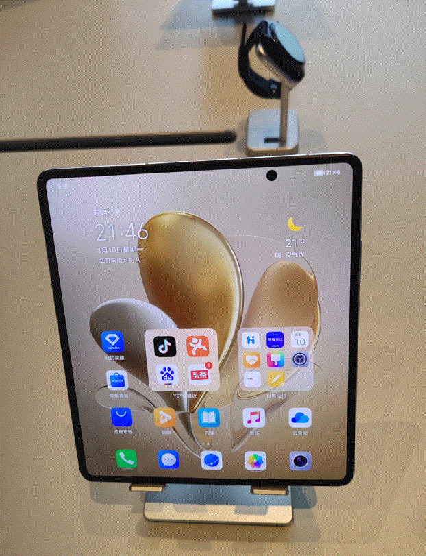 国内手机厂商押注折叠屏，能否与苹果决战高端市场？