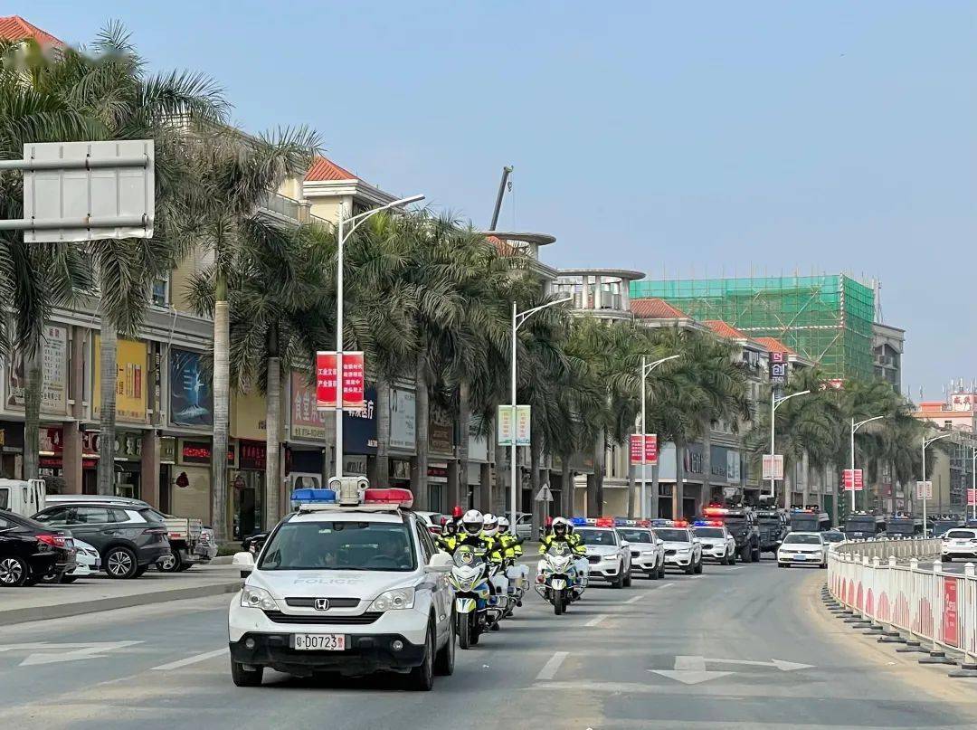 今天潮南街头大场面警灯闪烁警笛齐鸣