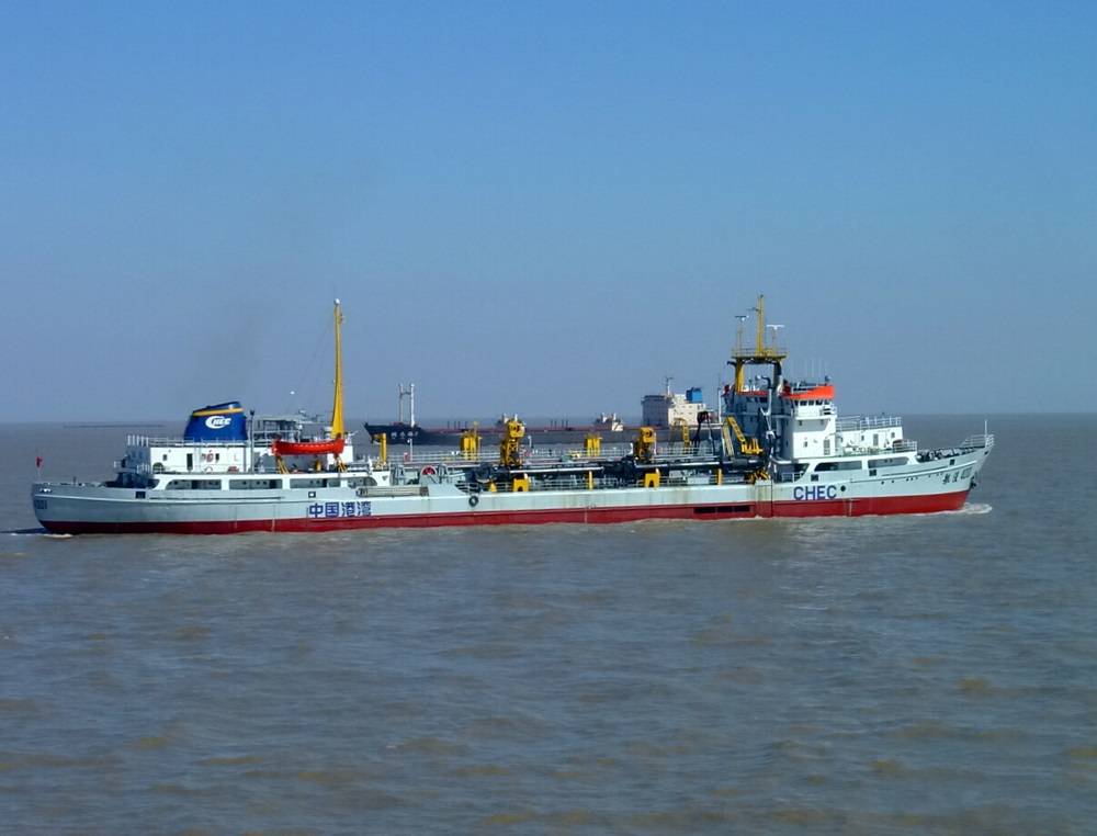 服役50余年我国首艘万吨耙吸挖泥船退役曾参与长江口开挖和洋山港建设