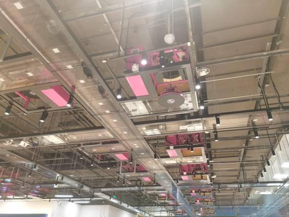 追光 | 机械臂炸薯条、美食从天而降——我莫不是进了魔幻厨房？