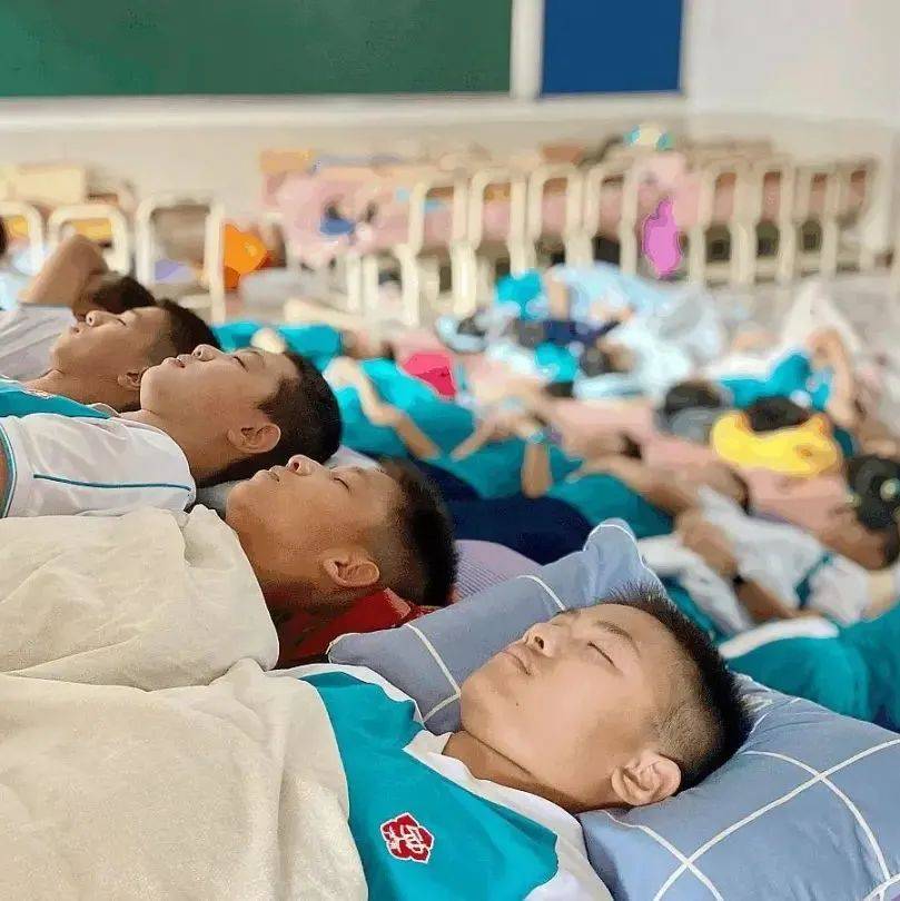 北海海城区的小学，准备全面提供午餐、午托_家长_空调_食品