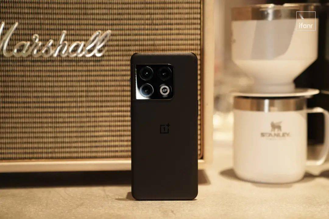 一加 10 Pro 测评：第二代哈苏影像挺强，但不是重点