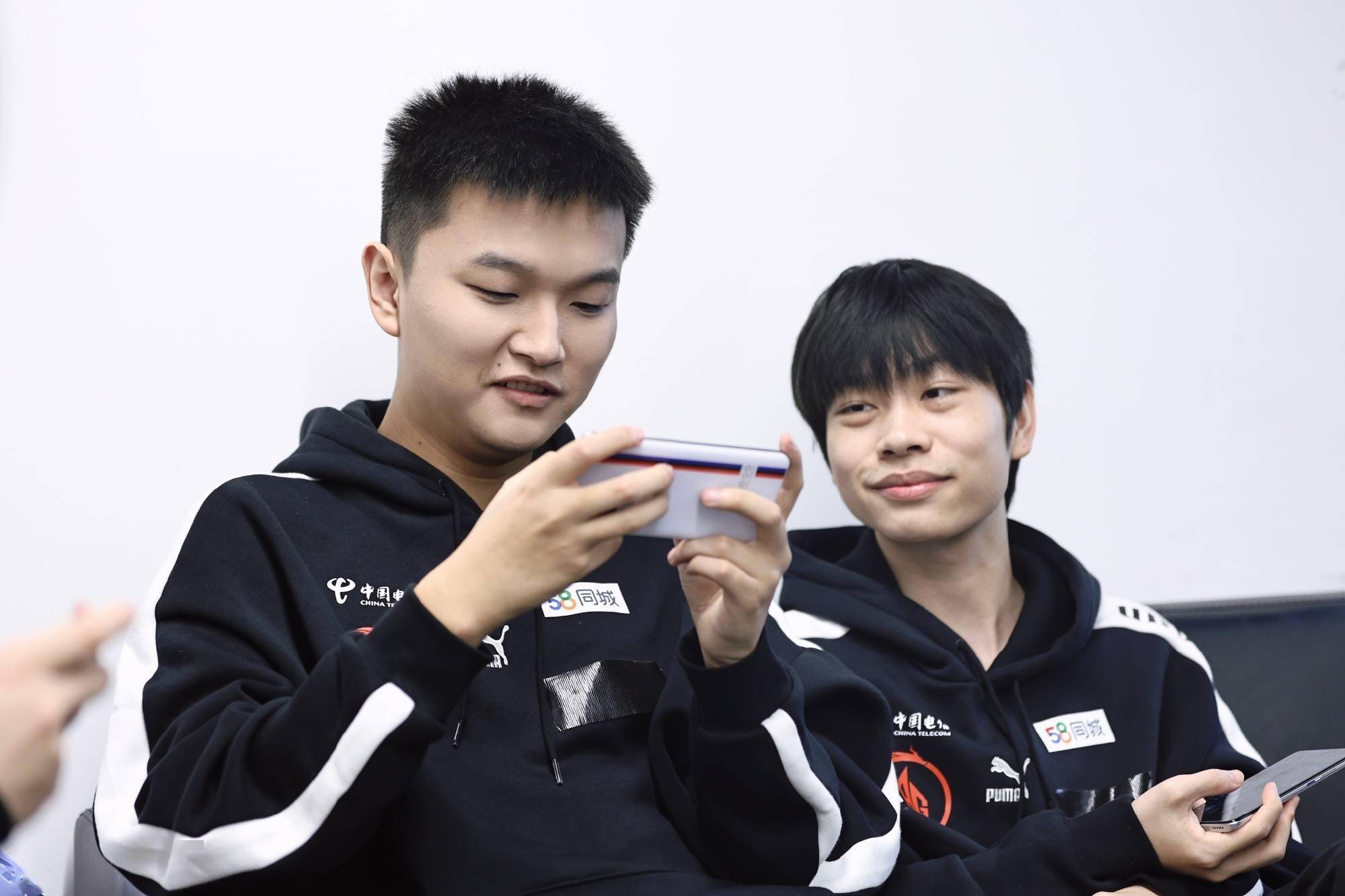 ag官宣挂牌七年最初小北狼队挂牌四人御三家动作都不大