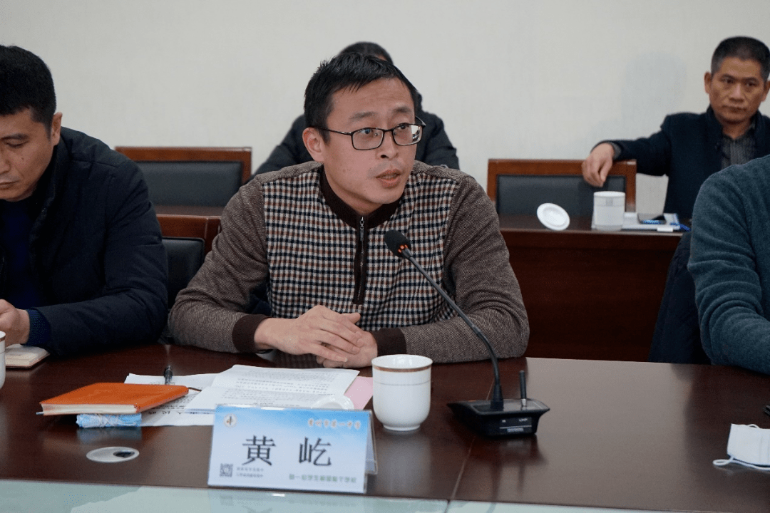 淮安市政府张柏副秘书长一行莅临我校观摩食育中心并举行座谈会_服务