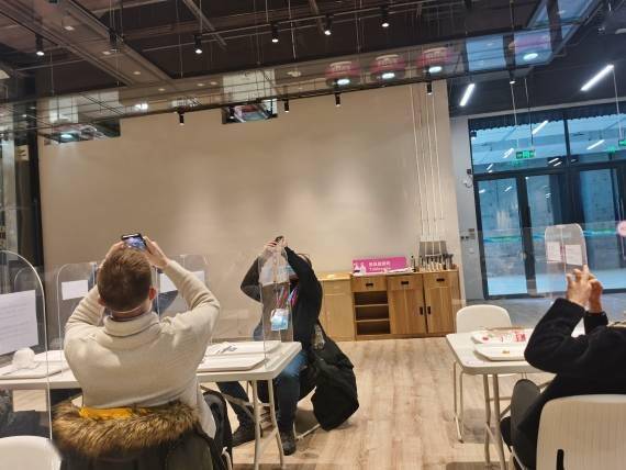 追光 | 机械臂炸薯条、美食从天而降——我莫不是进了魔幻厨房？