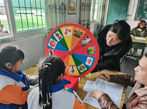 综合|通江县第四小学落实“双减”开展一、二年级学生期末综合能力测试