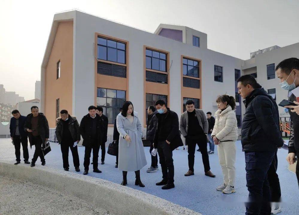 2022年1月10日,县政府副县长李桂英深入彭泽县第四幼儿园调研工程项目