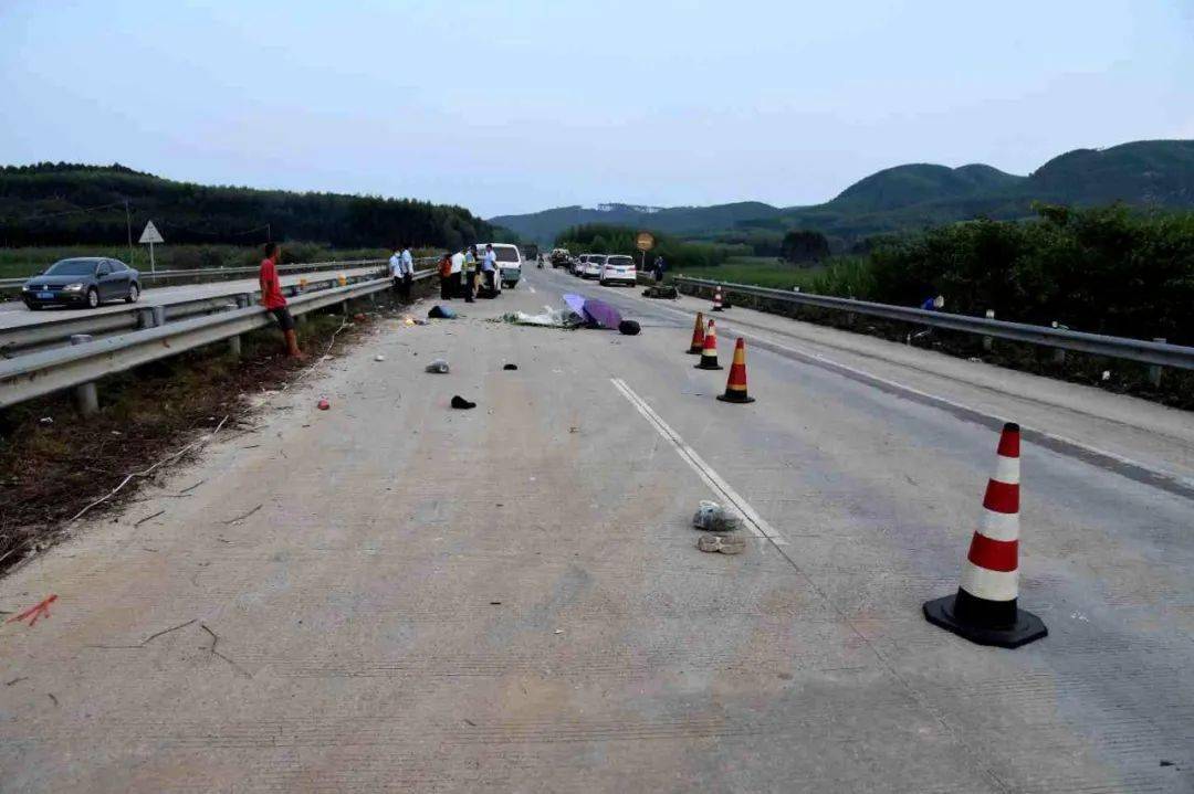 2021年度"十大交通事故案例",现场触目惊心