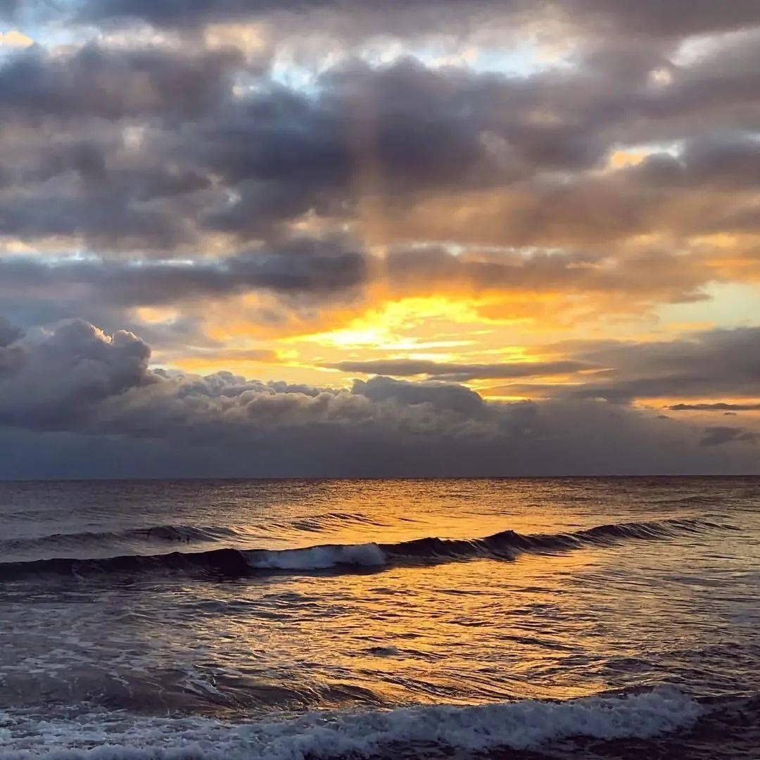 氛围感十足的朋友圈背景图
