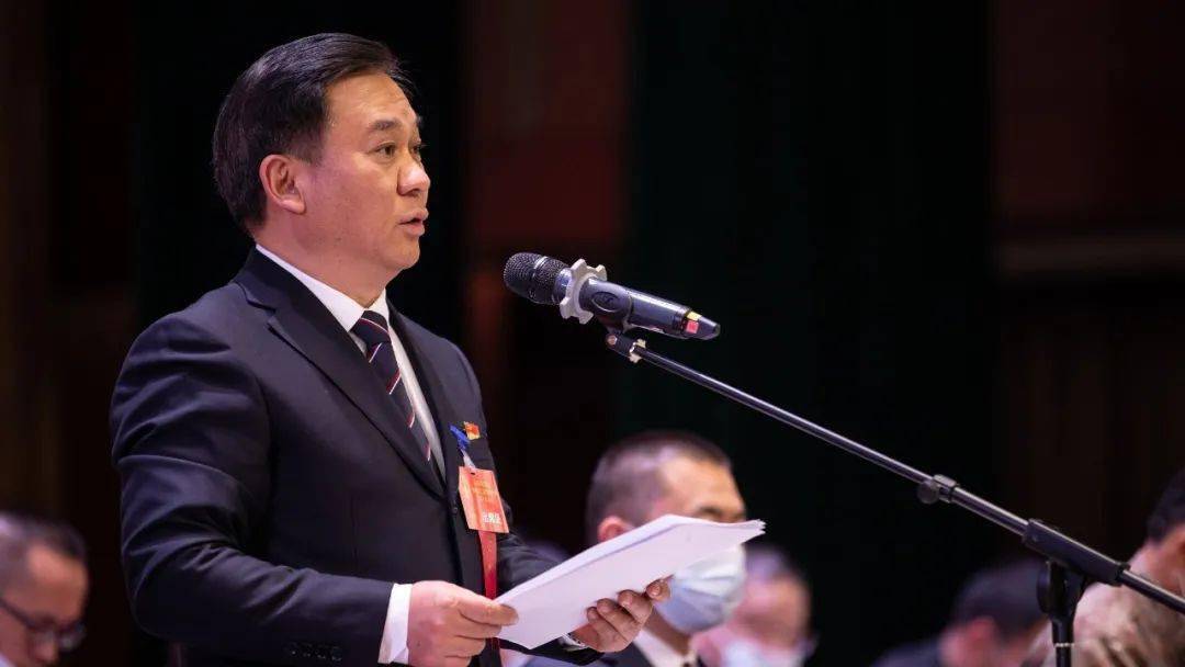 《关于昆明市呈贡区人民政府工作报告的决议《关于昆明市呈贡区2021