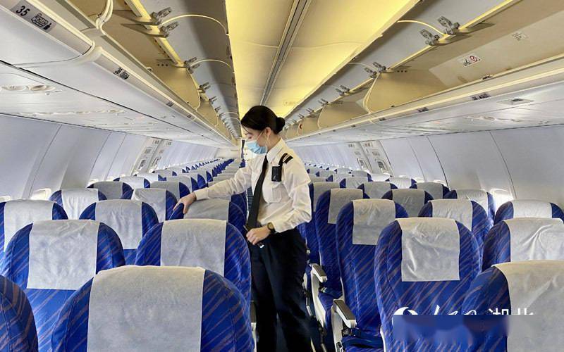 退伍女军人成航空安全员蓝天绽放空中花蕾