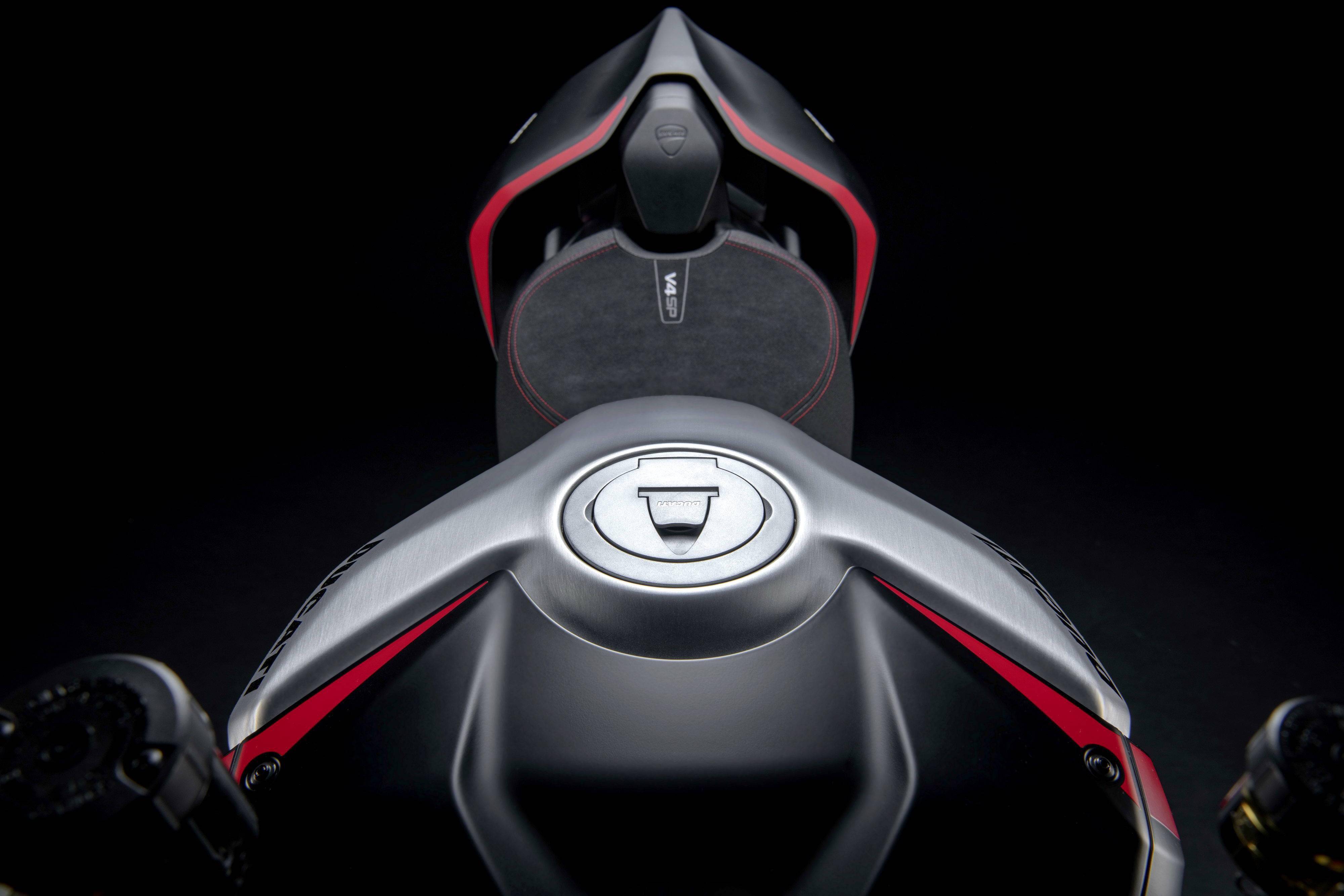 杜卡迪 2022 街霸 v4 sp 细节简介