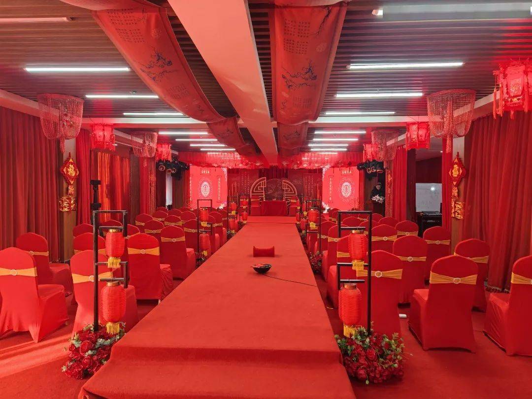 胶州市新时代文明实践婚庆礼堂举办2022年首场新式婚礼_新人_生活_亲