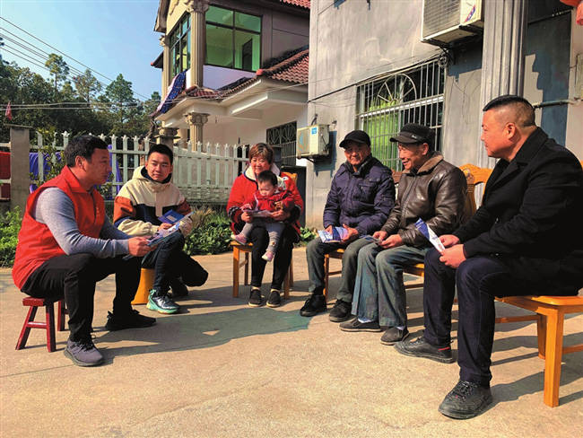 走村入户 共话家常_和平镇_长兴县_湖州市
