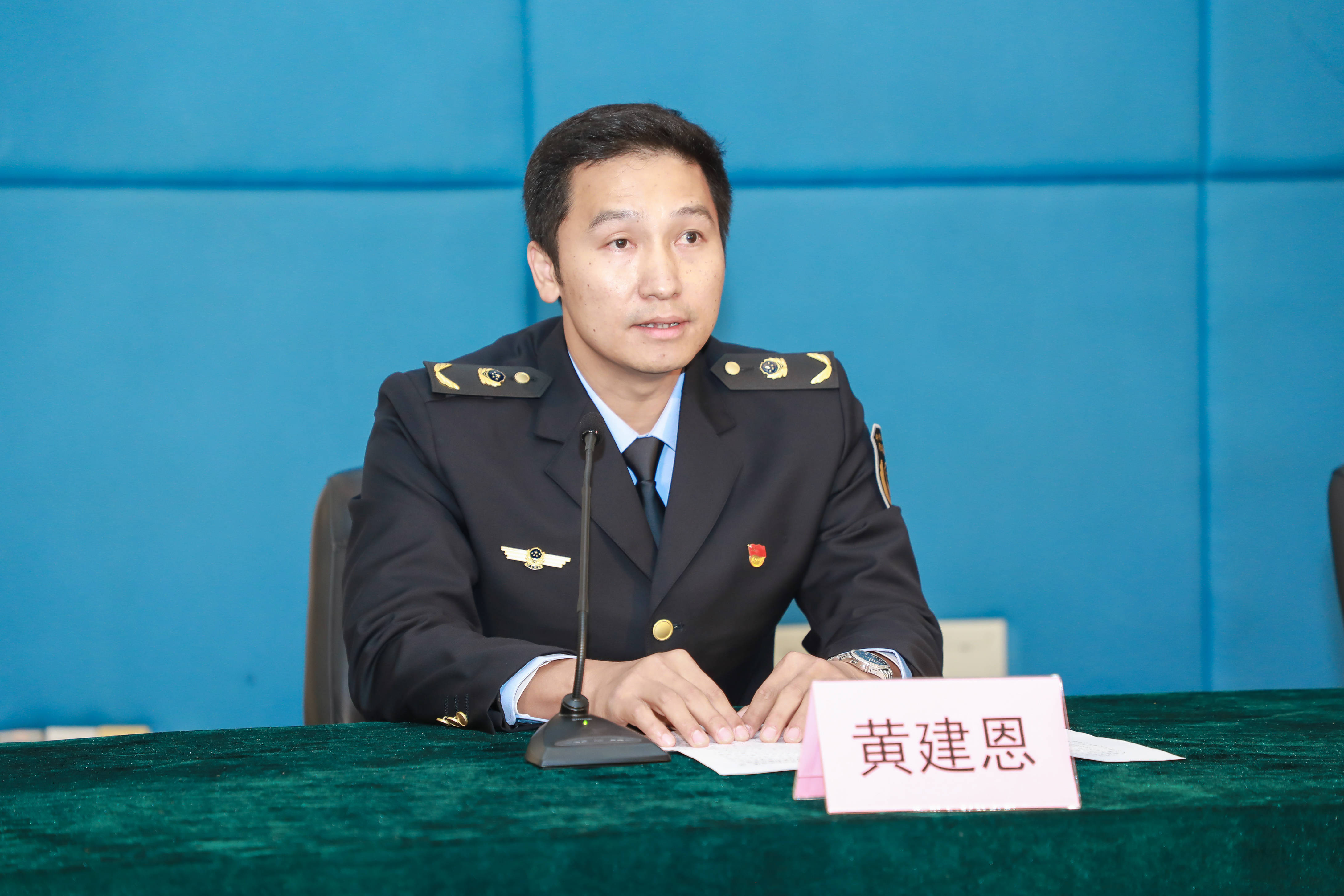 珠海市市场监管局副局长黄建恩:黄建恩提醒,市民购