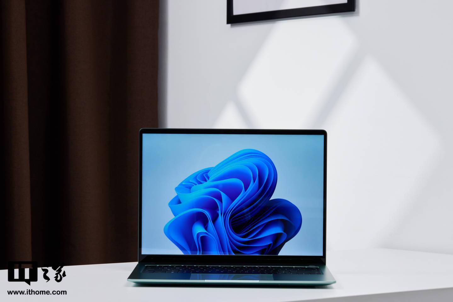 Book|【IT之家开箱】realme Book 增强版笔记本天空青色图赏