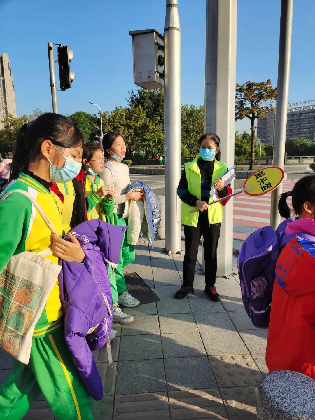 陈梓萱外婆邓英锴外公丁梓恒妈妈高兆铭妈妈洪圳烁妈妈黄楚晴爸爸