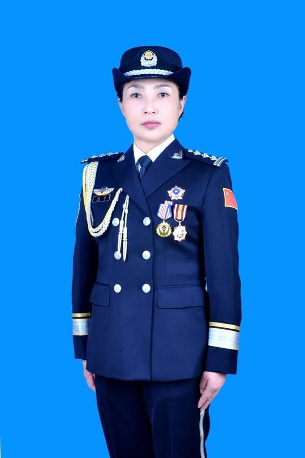 警服女裙图片