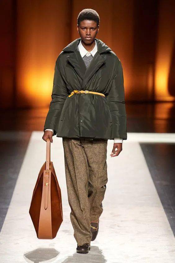 身材 “大衣”失宠了?现在流行这么穿!保暖又显瘦!