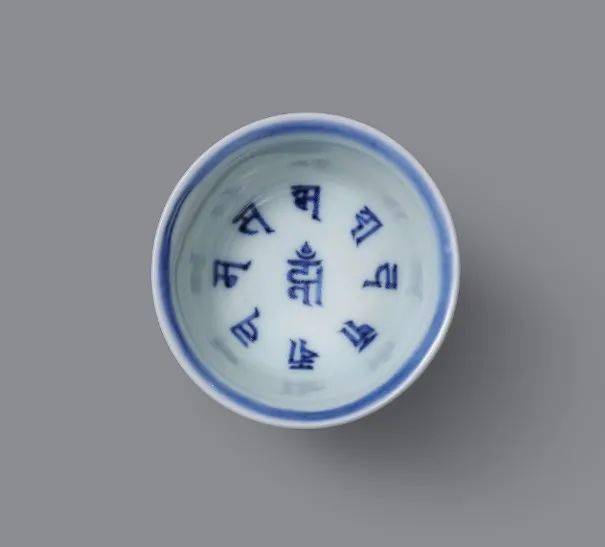 王炸：一只小小的宣德青花高足杯拍出5750万_海兽_日本_中国
