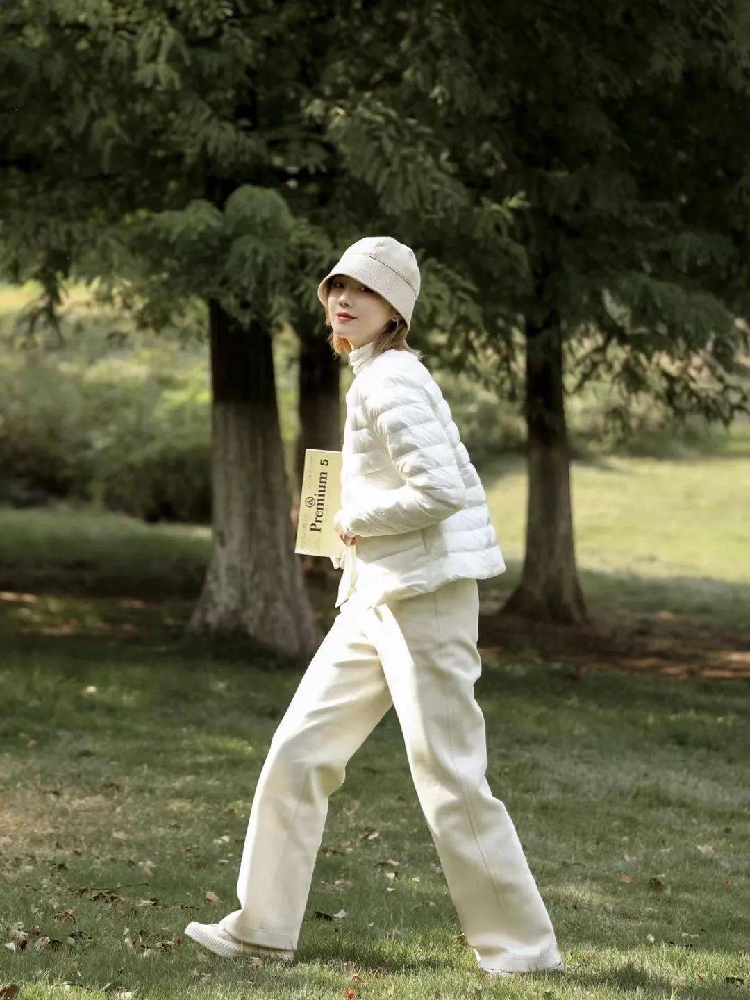 设计 显瘦10斤的羽绒服,百元内无敌!超大白鸭绒,蓬松保暖~