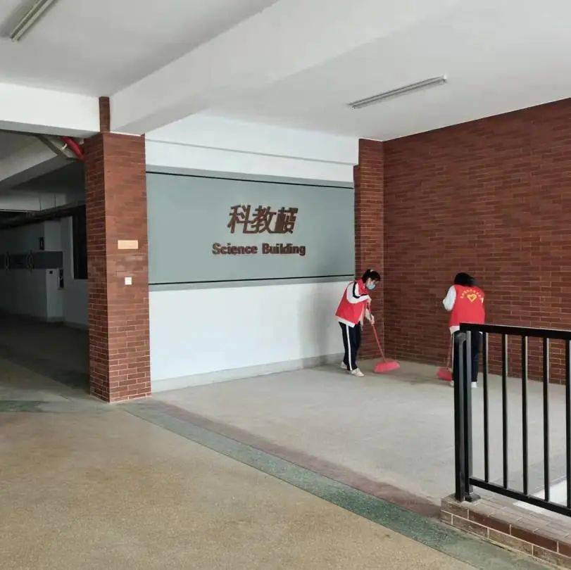 基层动态迎新春净环境共建文明校园成田高级中学开展迎新春志愿服务