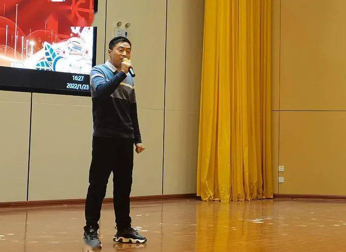 辞旧迎新共联欢奋楫扬帆启新航濉溪二中举办2022年全体教职工迎新春