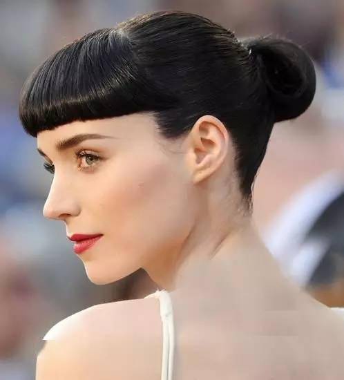 眉上刘海尽显呆萌范儿