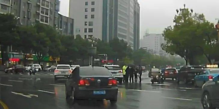 盘州高速车祸 7ea9873c36a0407d9c15004c24131740.jpeg