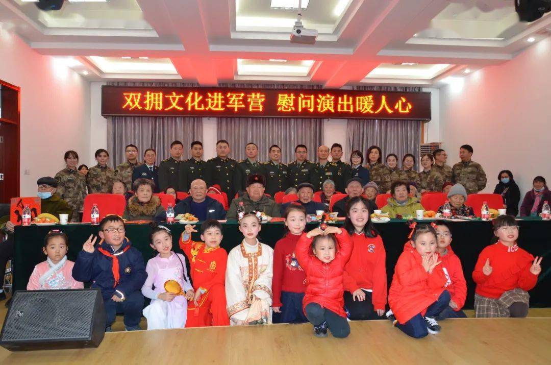 【校园新闻】双拥文化进军营 慰问演出暖人心