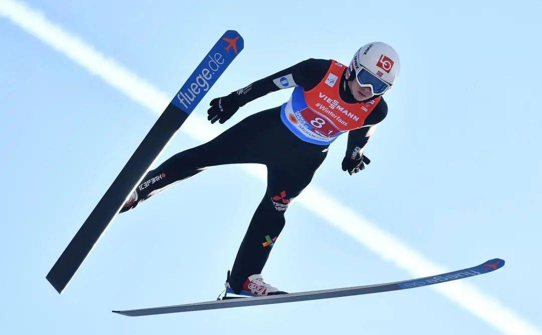 北京冬奥会滑雪板图片