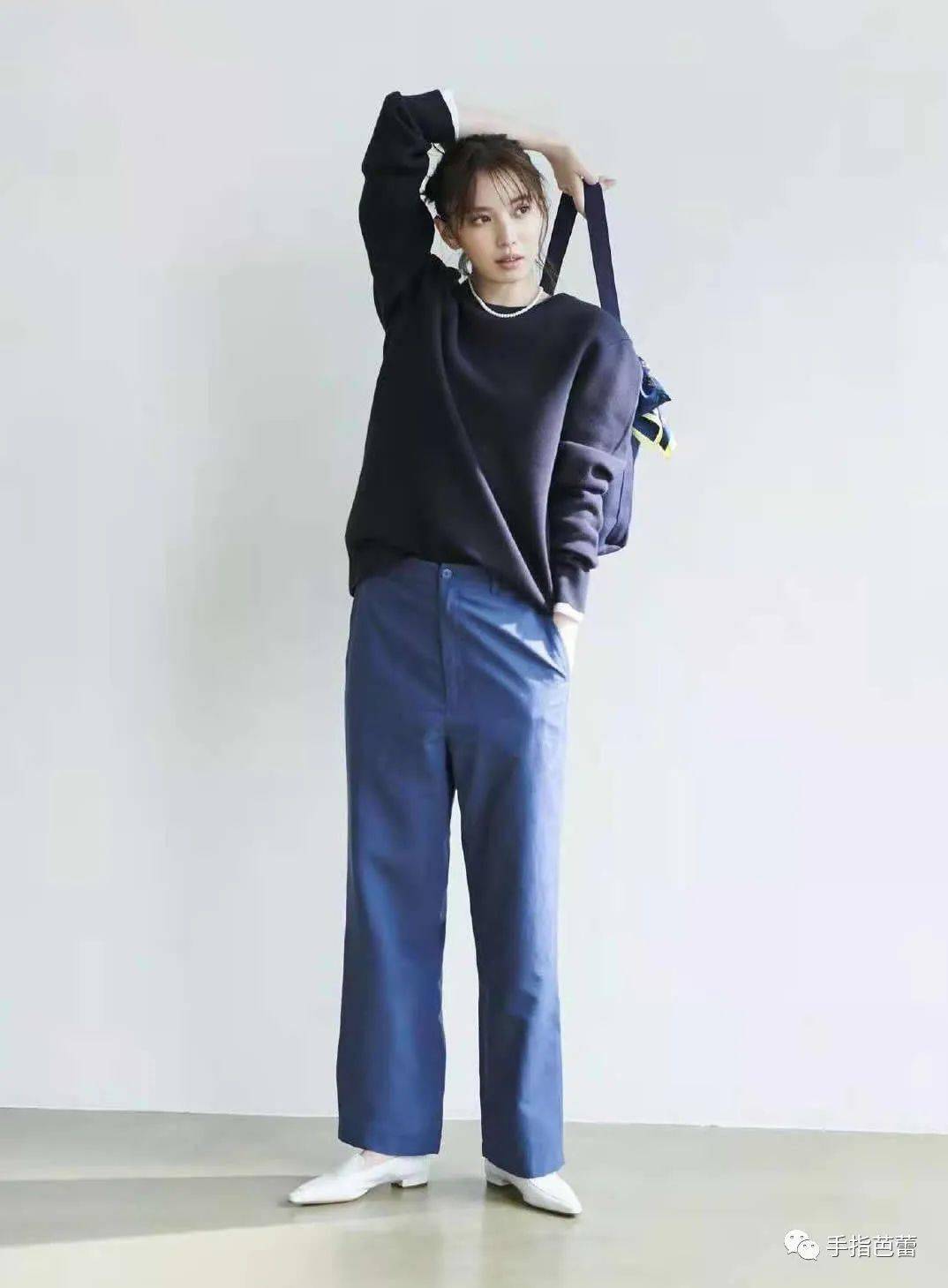 服装穿搭图片摆拍 24d0ccb394f844f7940c93172a695c37.jpeg