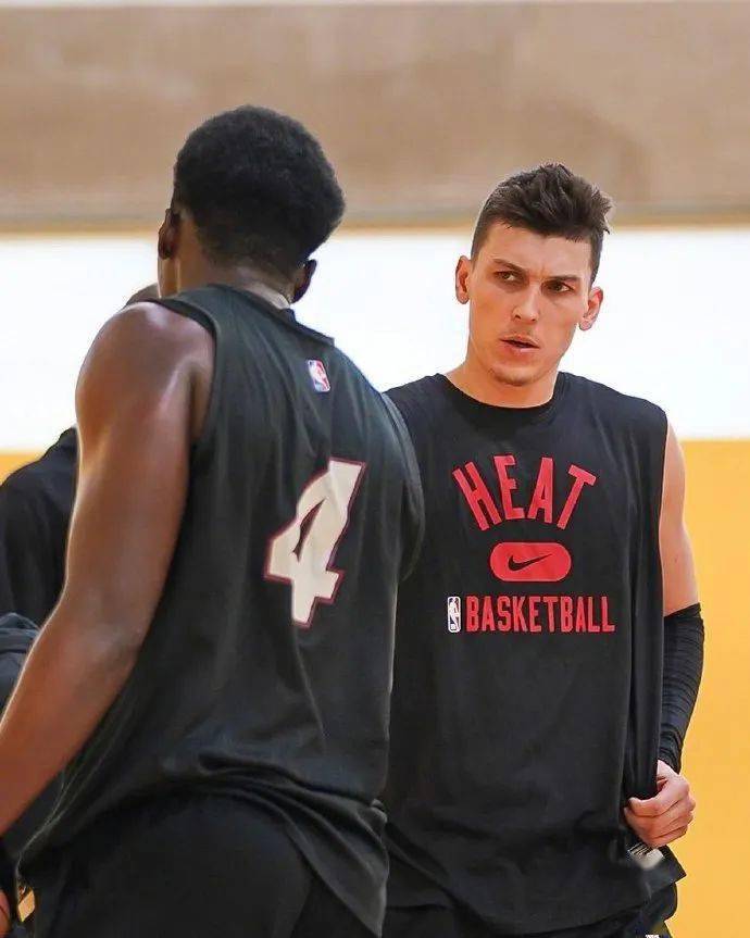 迈阿密先驱报记者barry jackson报道,目前奥拉迪波伤势恢复良好有望会