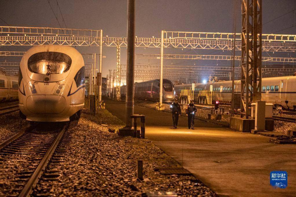 新春走基层丨数九寒冬里的“守车人”