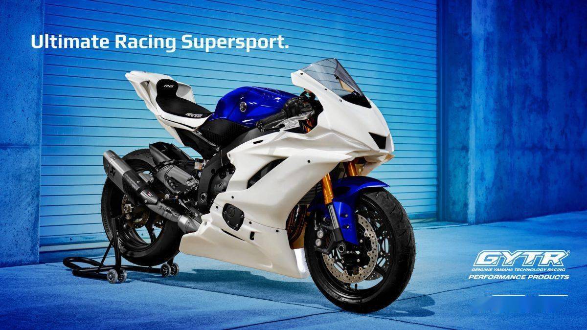 2021年初次亮相时,yzf-r6 gytr搭载了黑色的油箱与前挡泥板,如今则换