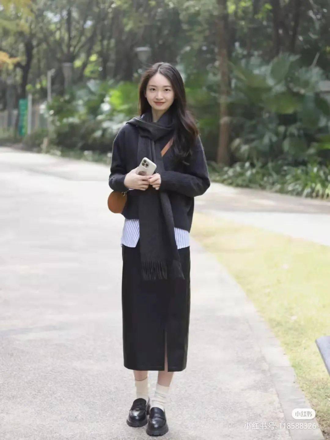 气质穿搭女白底 f0560bbc442b475bb163c0c09137b868.jpeg