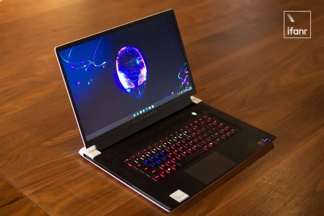 Alienware X17 体验：50000 元的外星人顶级游戏本，除了超强性能还有什么？