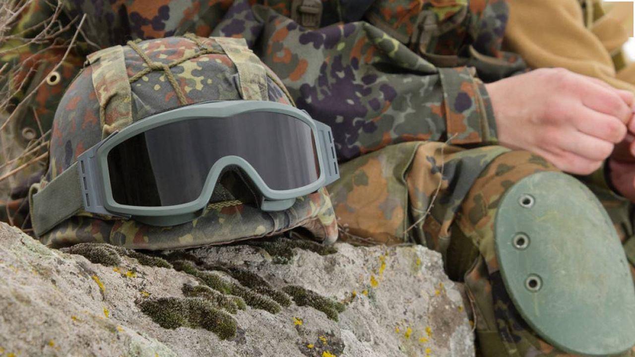 印度士兵头戴独特方形头盔上战场防弹又防丢世界独一份