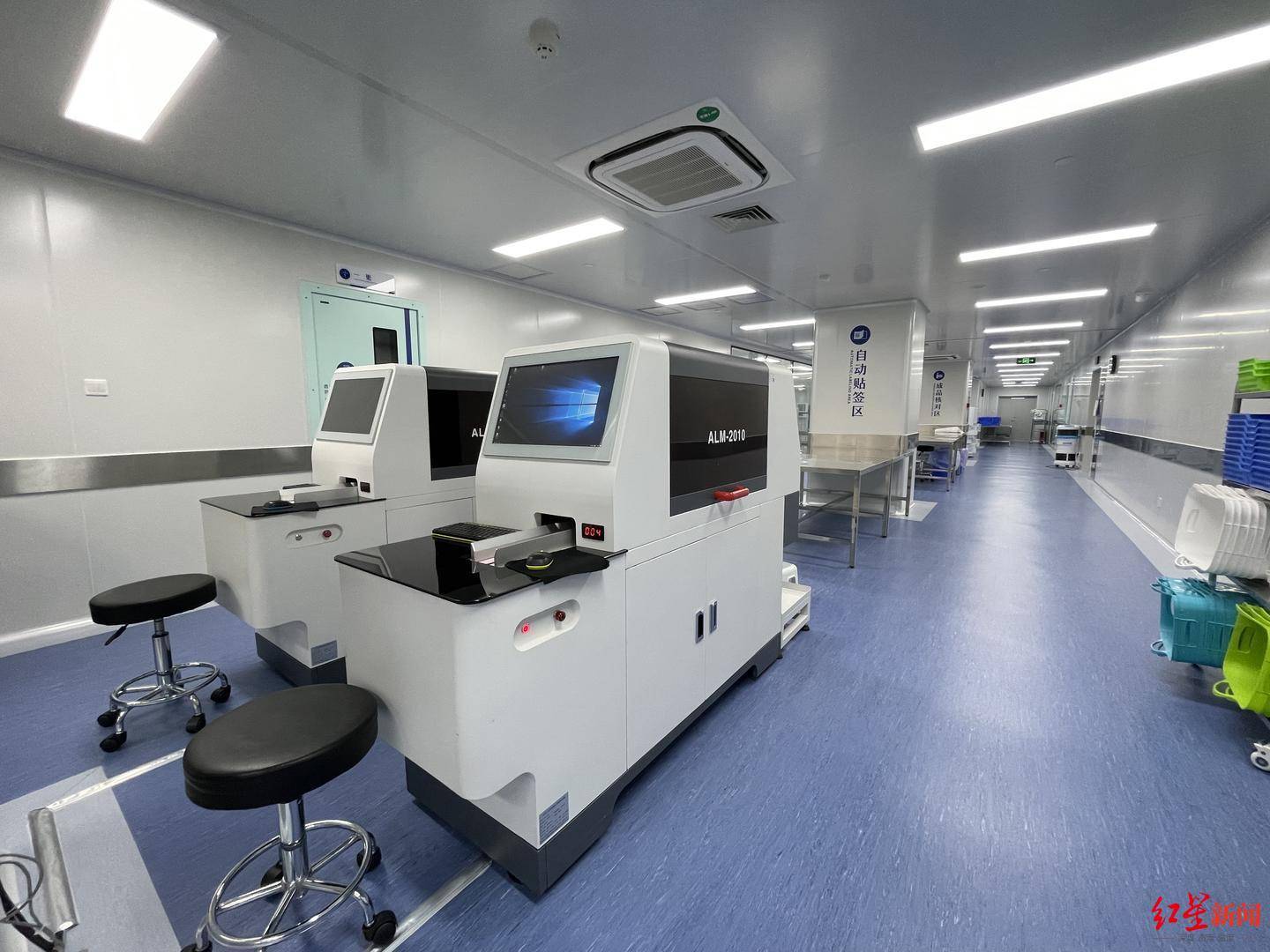 智能化|成都智造！成都市一医院“机器人护士”上岗，年配液量近200万袋，申请专利300项