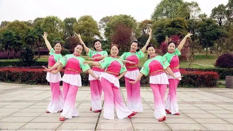 过大年广场舞 ffe80499af8d42a085954468146b6846.jpeg