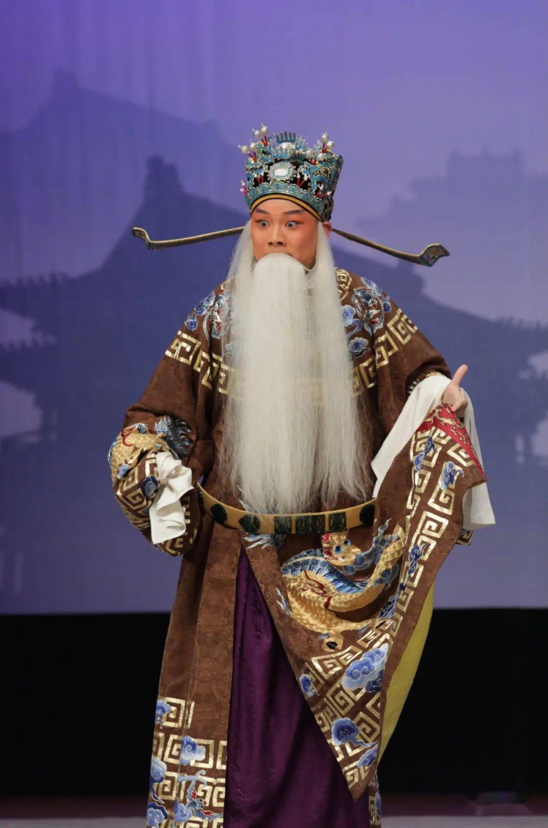 徐 策 跑 城李烜宇 饰 徐 策顾问:朱元昊 陈建成 周跃英 马勉之 蒋羽