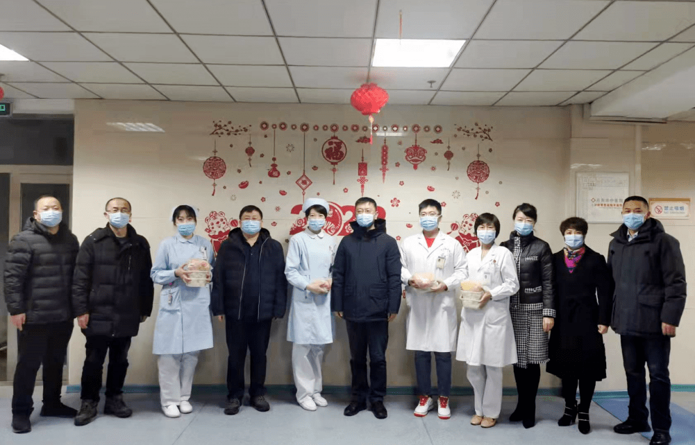 江城温暖医院丹东市中医院领导除夕慰问在岗职工及住院患者