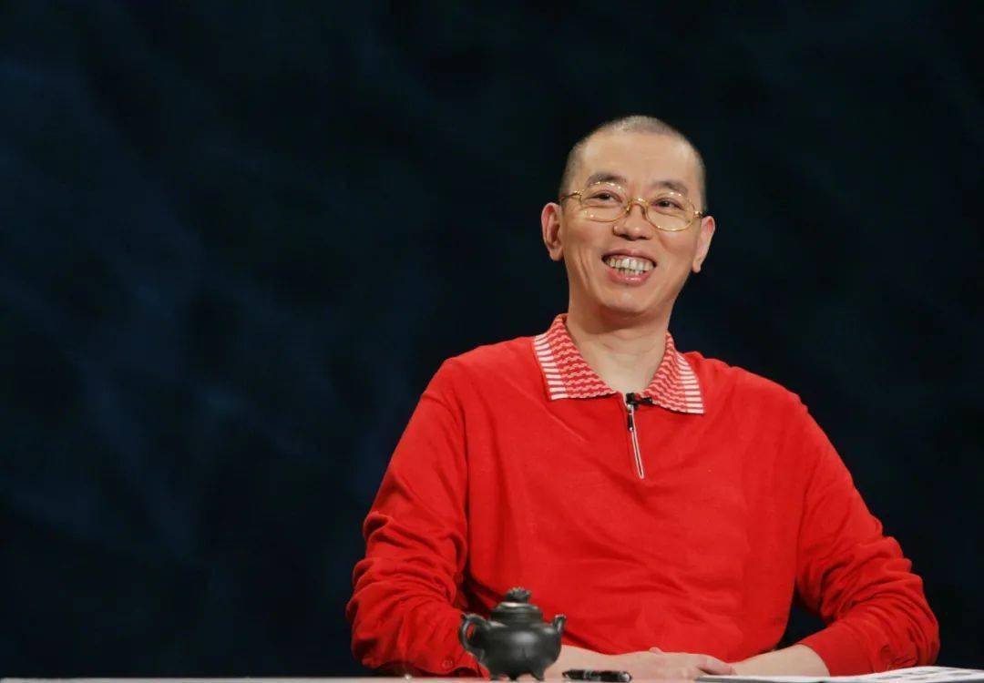 当时,乐百氏,三株和飞龙的成功故事脍炙人口,史玉柱是除比尔·盖茨