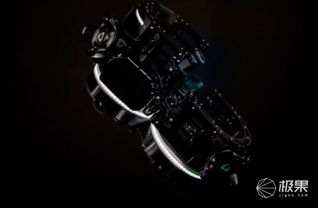 老外发明神奇机械鞋，疯狂踏步却纹丝不动，科幻电影都没它酷...