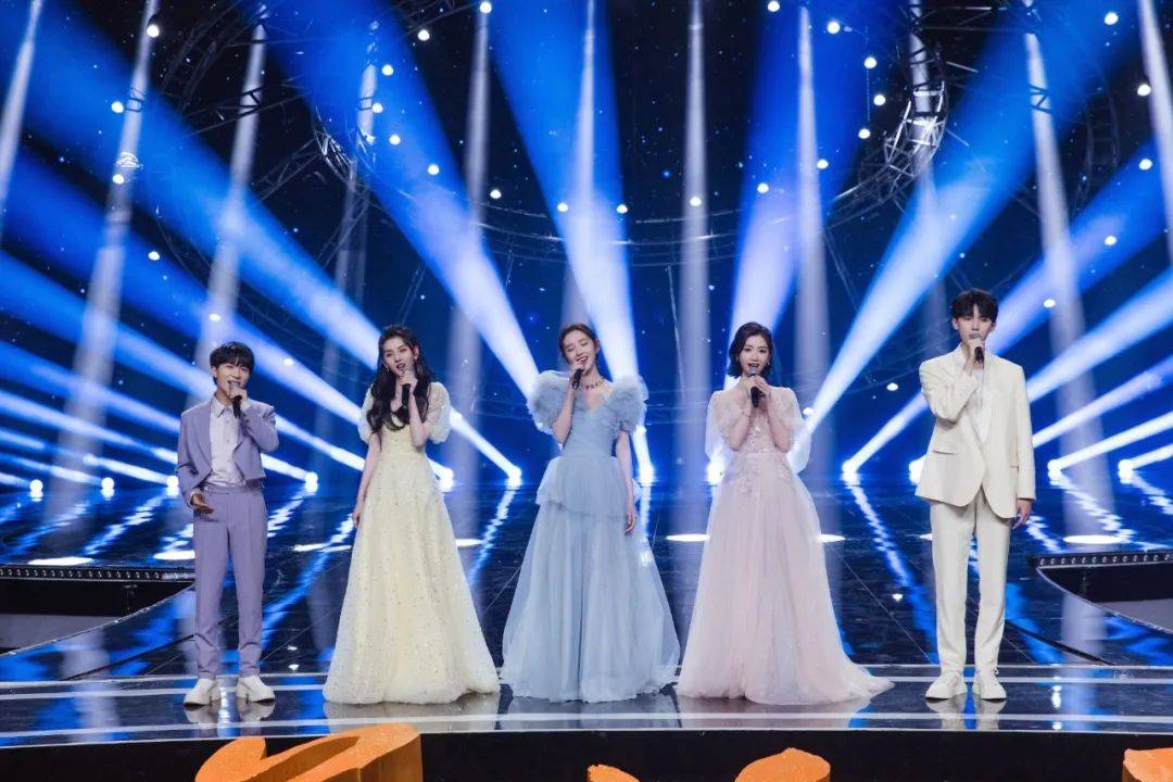 迎春|百花迎春——中国文学艺术界2022春节大联欢今晚播出