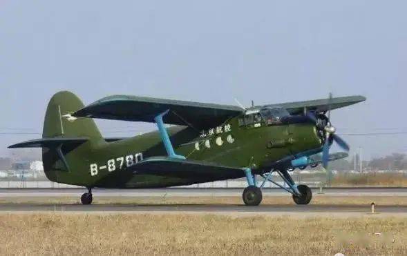 一代神机：“运-5”运输机，中国航空史上最成功的飞机！_作业_农林_飞行