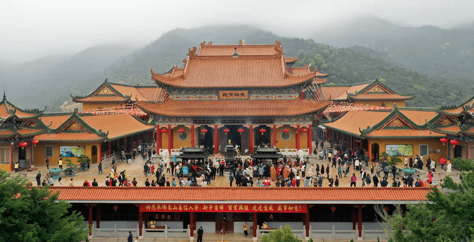 超10000辆车涌向斗门金台寺普陀寺但有人进不去